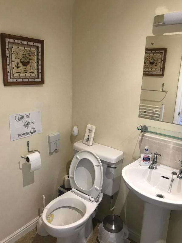 Standard Single Room with Shower image 3