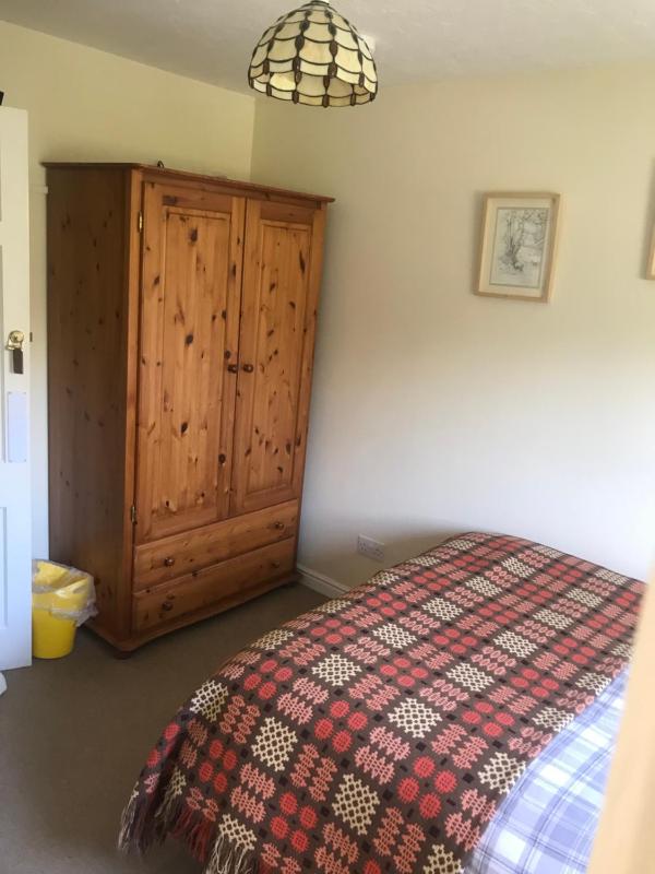 Standard Single Room with Shower image 4