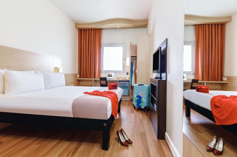 Standard Double Room image 2