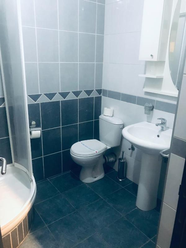 Double Room with Extra Bed image 4