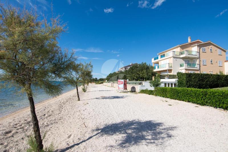 Apartments Citrine on the beach - image 3