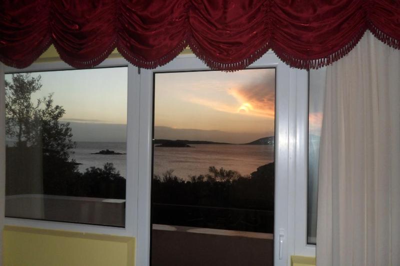 Two-Bedroom Apartment with Balcony and Sea View image 4