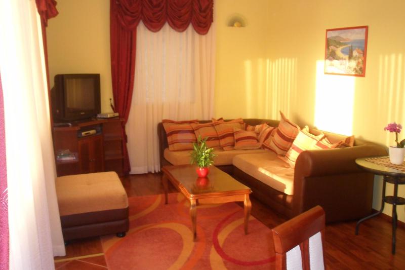 Two-Bedroom Apartment with Balcony and Sea View image 3