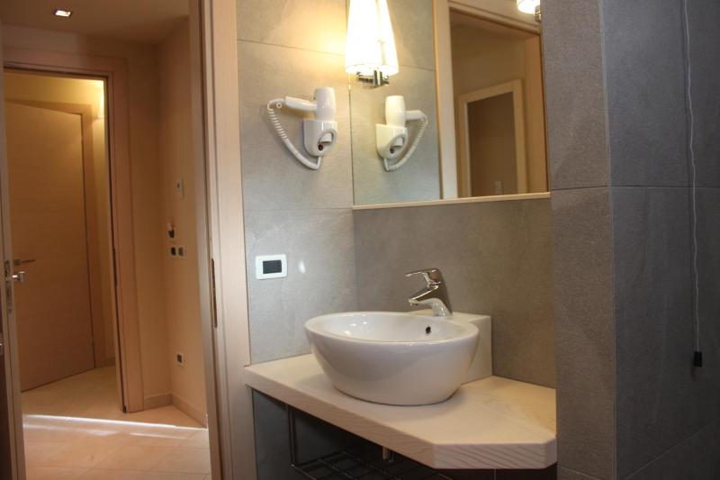 Double Room image 2