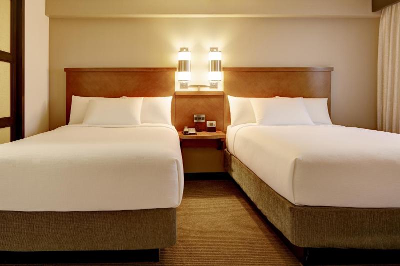 Double Room with Two Double Beds and Sofa Bed image 2