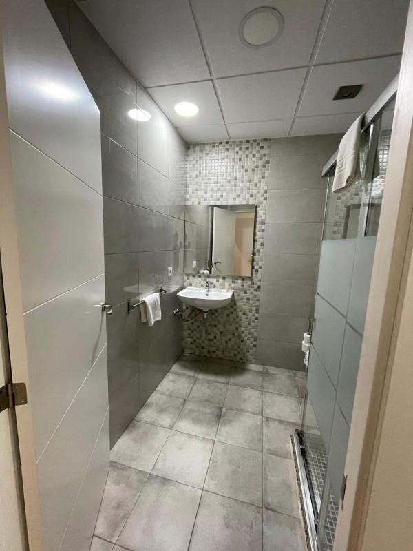 Quadruple Room image 2