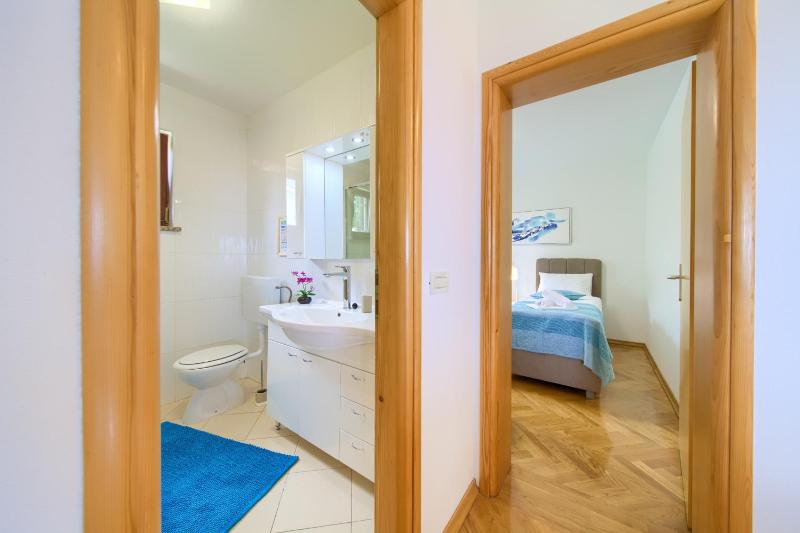 Apartment Jadran - image 9