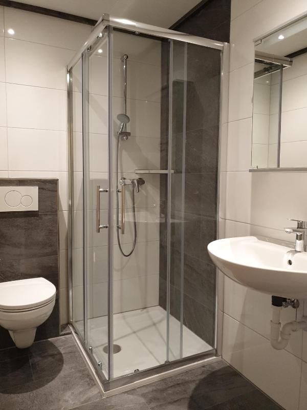 Double Room image 3