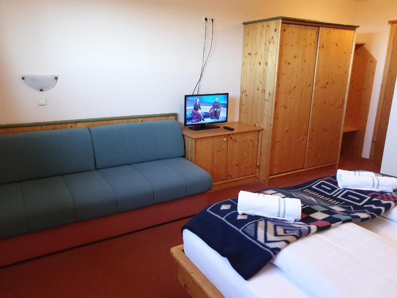 Double Room with Mountain View image 2