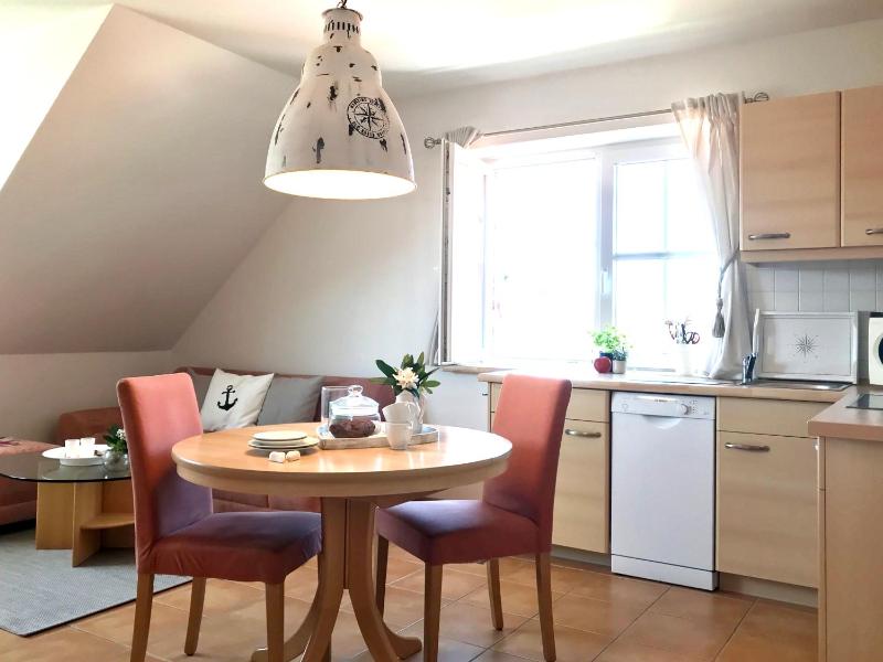 One-Bedroom Apartment image 3