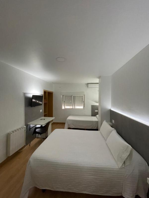 Triple Room image 2