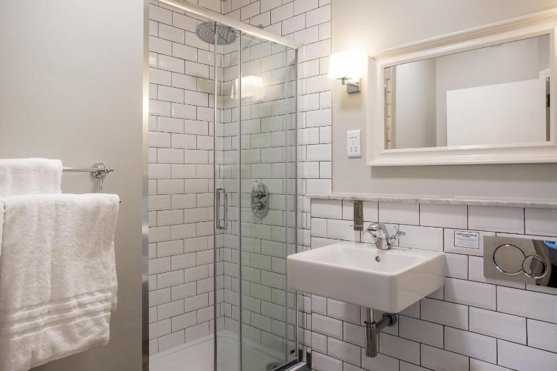 Double Room image 2