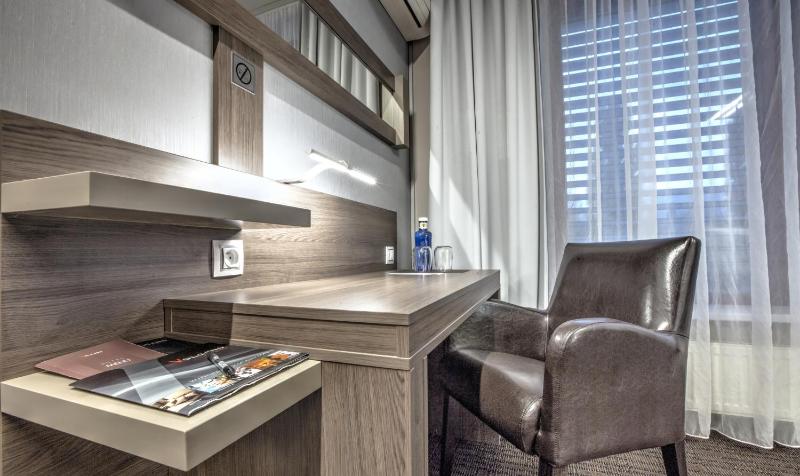 Deluxe Double Room with Free Access to Wellness and Fitness  image 2