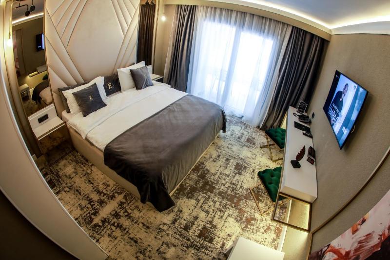 Double Room image 1