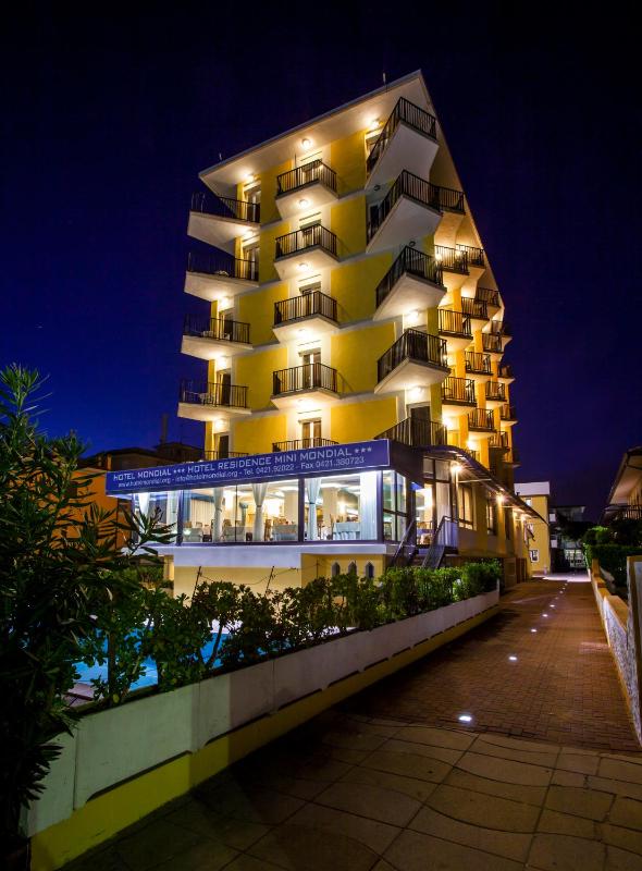 Hotel Mondial - image 1