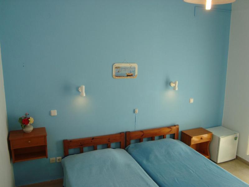 Standard Twin Room image 2