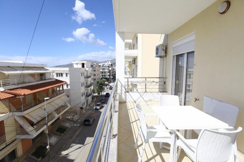 One-Bedroom Apartment image 2
