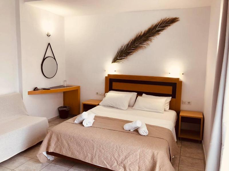 Standard Room with Sea View image 3