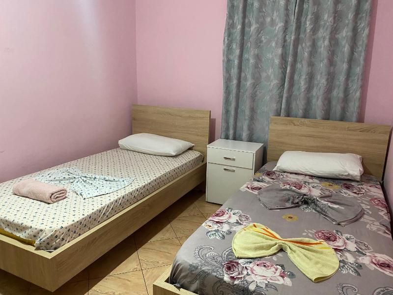 Twin Room image 3