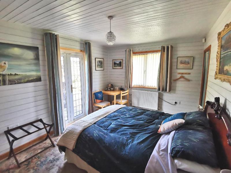 Double Room with Garden View image 2