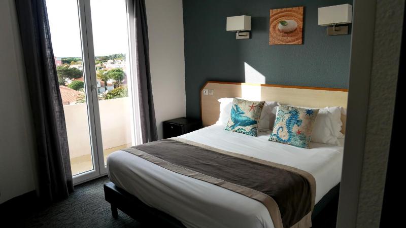 Double Room with Mountain View image 1