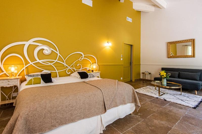 Deluxe Suite image 4