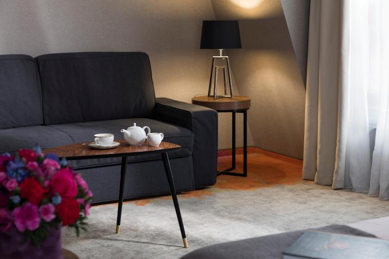Deluxe Family Room image 1