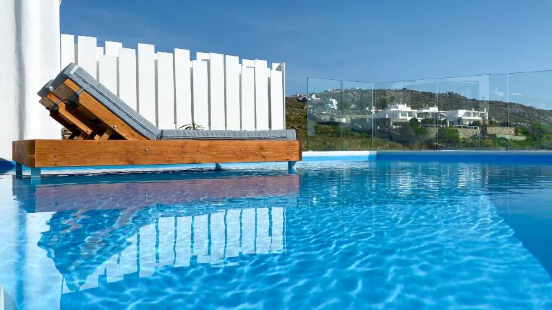 Amperian Mykonos Suites & Villas - image 13