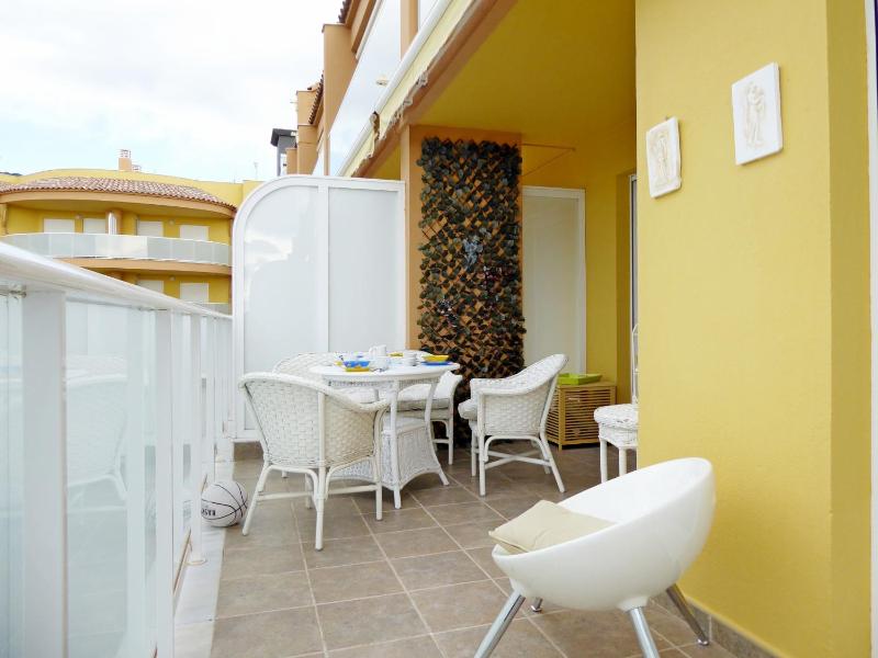 Apartment with Pool View  image 3