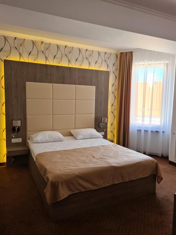 Standard Twin/Double Room image 4