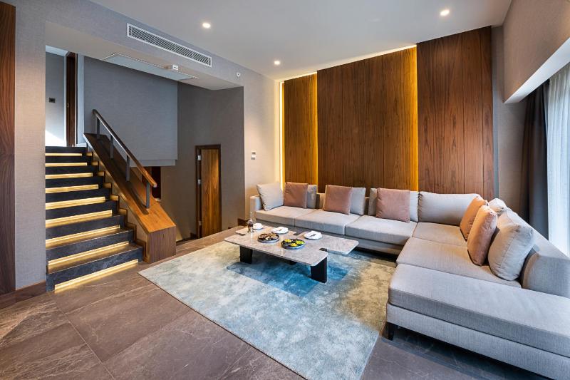 Executive Villa image 3