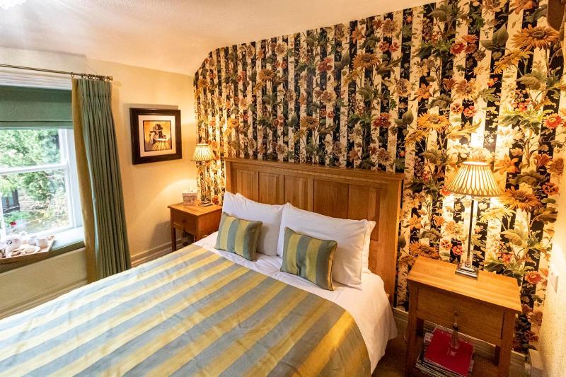 Double Room with Private Bathroom image 3