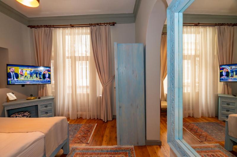 Suite with Balcony image 4