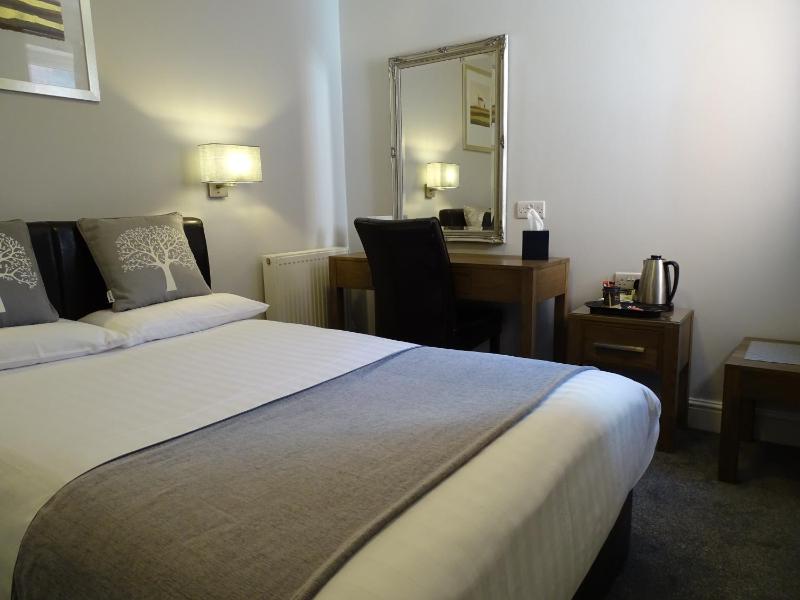 Small Double Room image 2