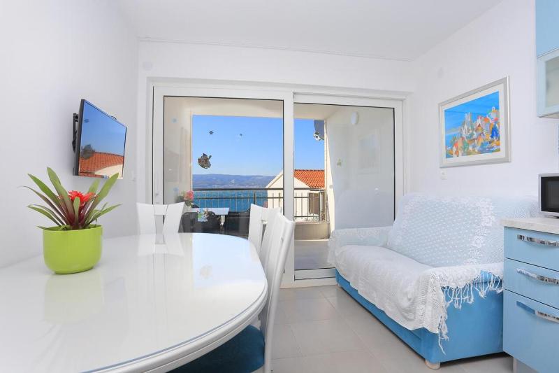 Two-Bedroom Apartment with Terrace and Sea View image 1