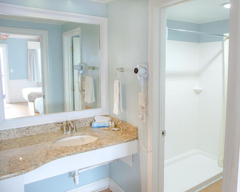 Sea And Breeze Hotel And Condo - image 13