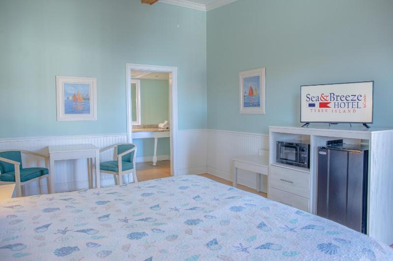 Sea And Breeze Hotel And Condo - image 23