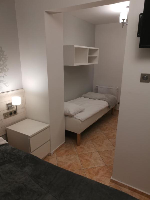 Double or Twin Room image 4