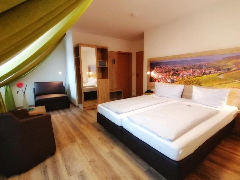 Superior Double Room image 3