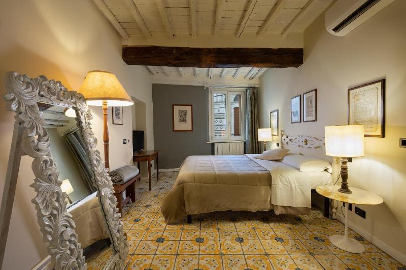 Two Connecting Double Rooms image 3