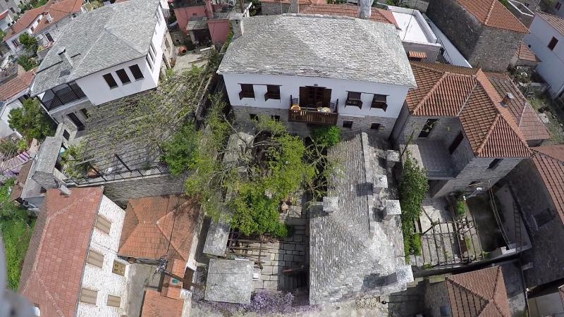 Five-Bedroom House image 3