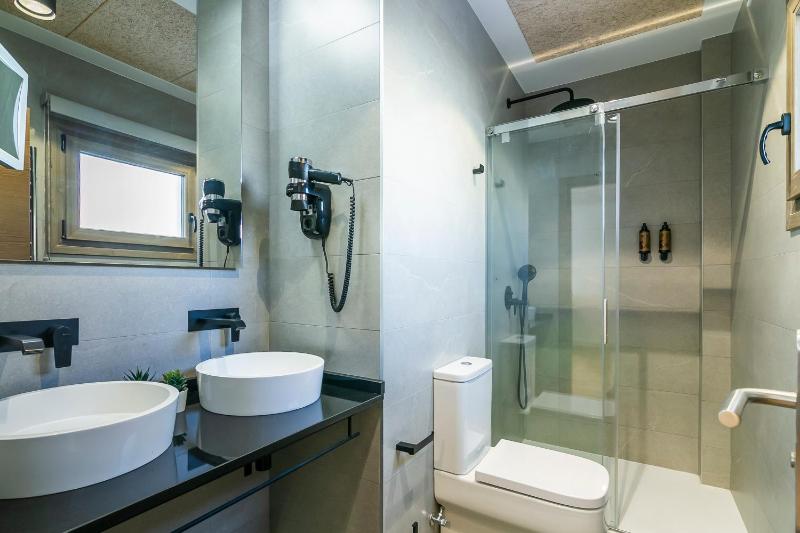 Aquitania Home Suites - image 8