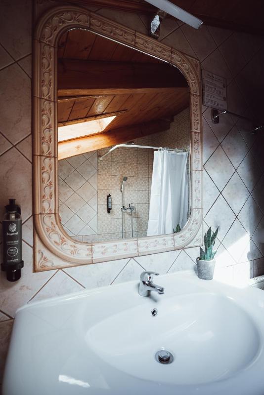 Executive Attic image 4