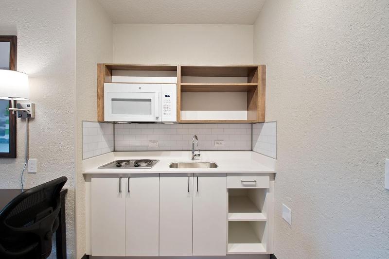 Deluxe Studio with 2 Double Beds - Non-Smoking image 4