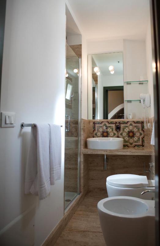 Small Double Room image 3