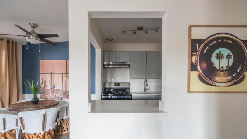 One-Bedroom Apartment image 3