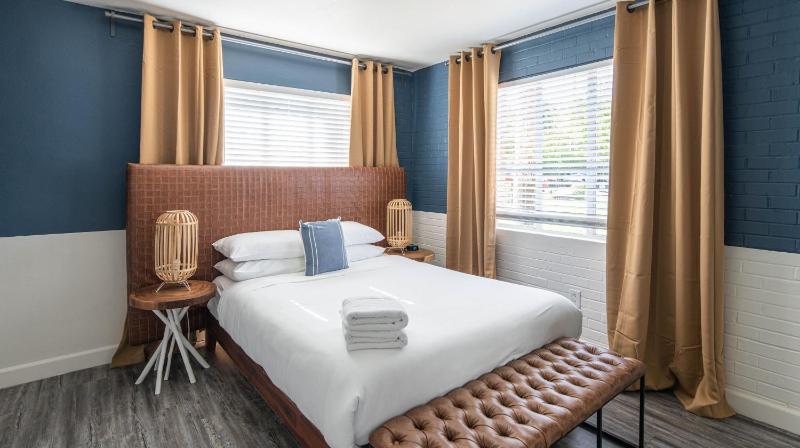 One-Bedroom Apartment image 3
