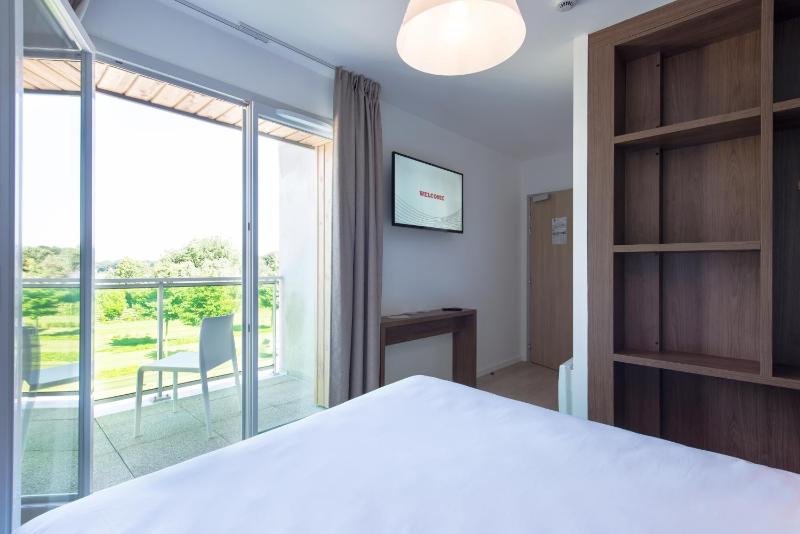 Double Room image 2