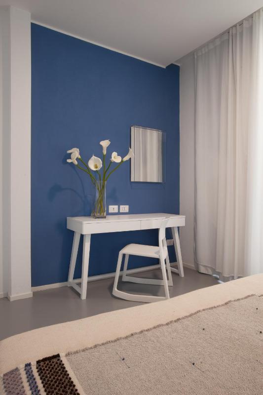 One-Bedroom Apartment image 2