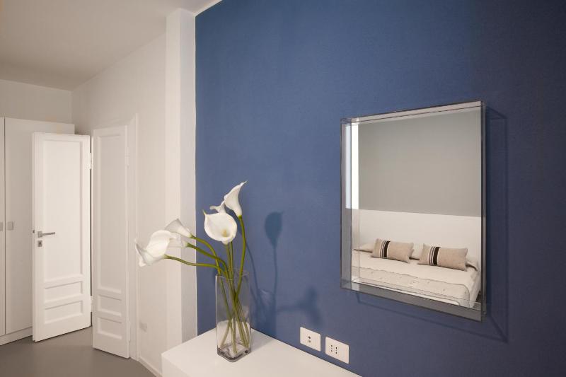 One-Bedroom Apartment image 3